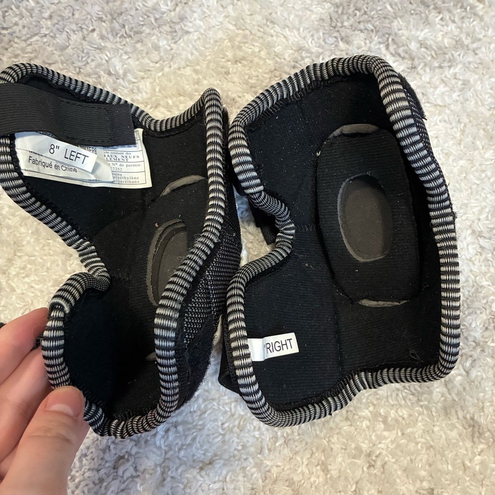 Kids Hockey Elbow Pads - Picture 4 of 6